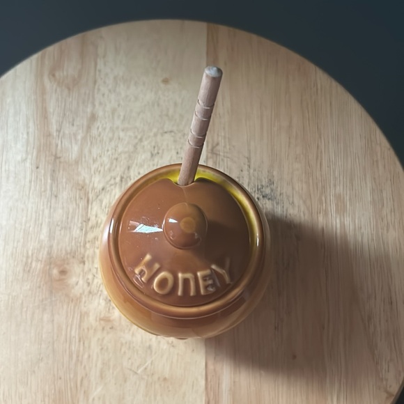 Le Creuset Honey Pot 🍯 - Picture 3 of 7